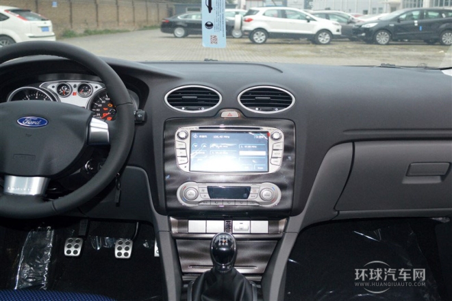 2014款 兩廂經(jīng)典 1.8L 手動酷白典藏版