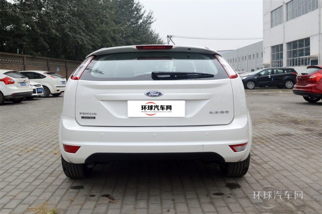 2014款 兩廂經(jīng)典 1.8L 手動酷白典藏版