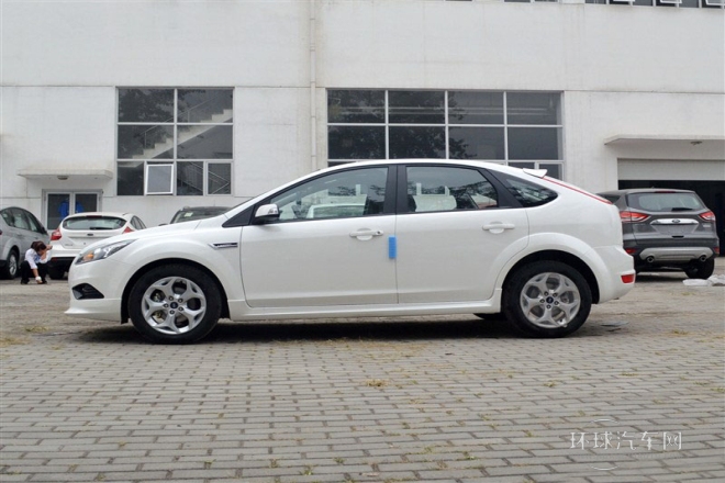 2014款 兩廂經(jīng)典 1.8L 手動酷白典藏版