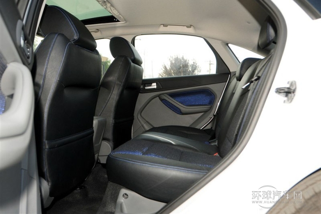 2014款  兩廂經典 1.8L 自動酷白典藏版