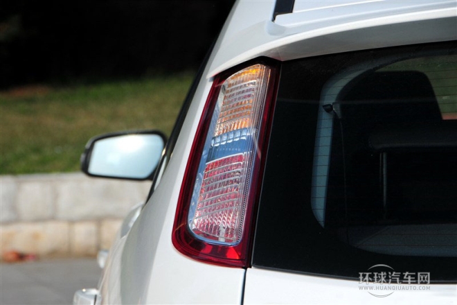 2014款  兩廂經(jīng)典 1.8L 自動酷白典藏版