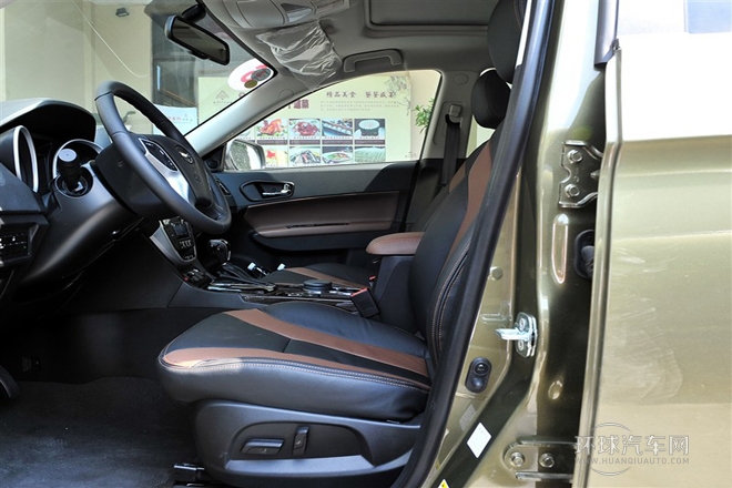 2015款 1.8T 自動兩驅豪華版