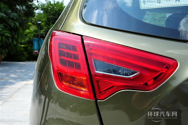 2015款 1.8T 自動(dòng)兩驅(qū)豪華版