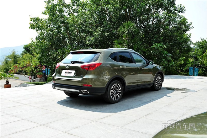 2015款 1.8T 自動兩驅豪華版