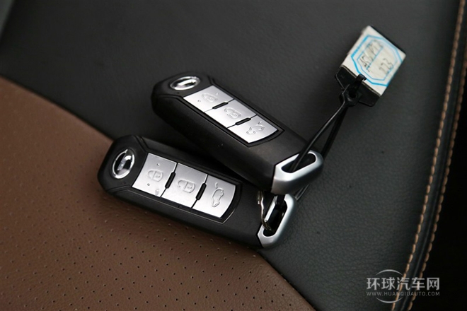 2015款 1.8T 自動兩驅(qū)至尊版