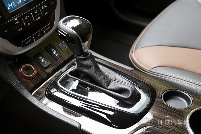 2015款 1.8T 自動兩驅(qū)至尊版