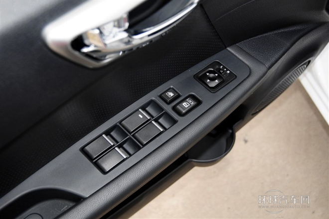 2015款 1.5L 手動(dòng)旗艦型