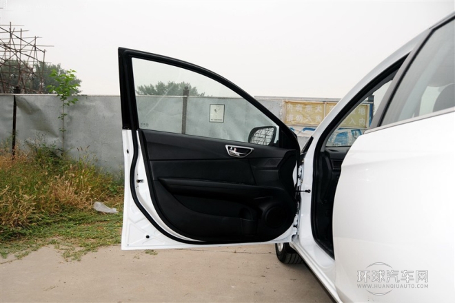 2015款 1.5L 手動旗艦型