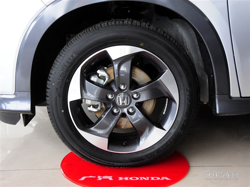 2015款 1.8L CVT四驅(qū)旗艦型