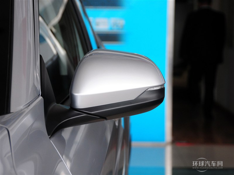 2015款 1.8L CVT四驅(qū)旗艦型