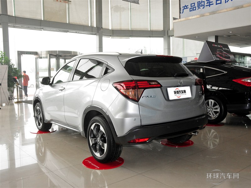 2015款 1.8L CVT四驅旗艦型