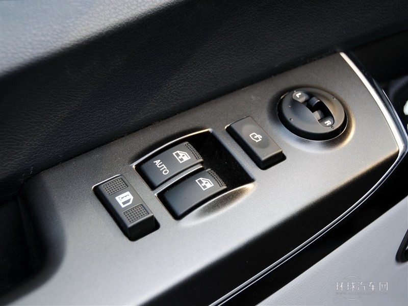 2014款1.9T柴油手動(dòng)商務(wù)版