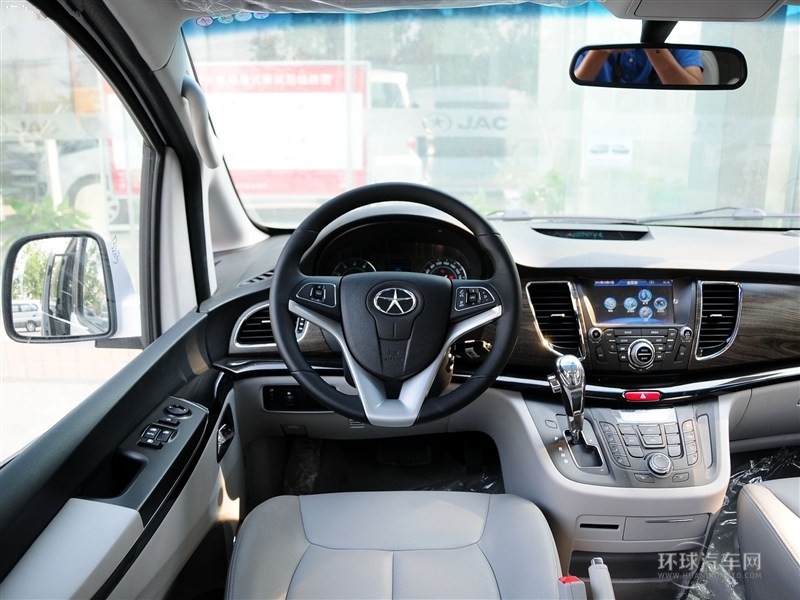 2014款1.9T柴油手動商務(wù)版