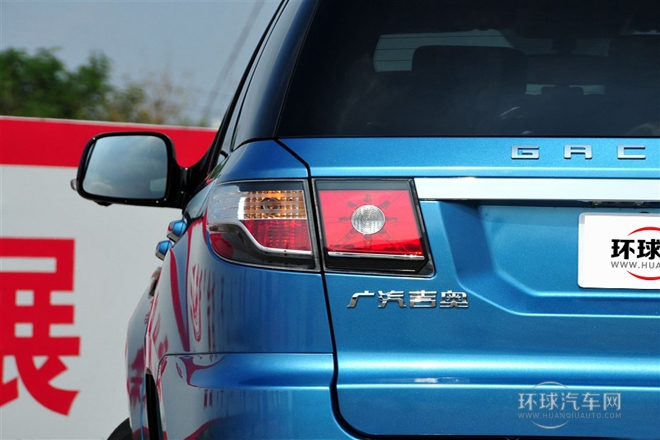 2015款 2.4L 四驅旗艦版