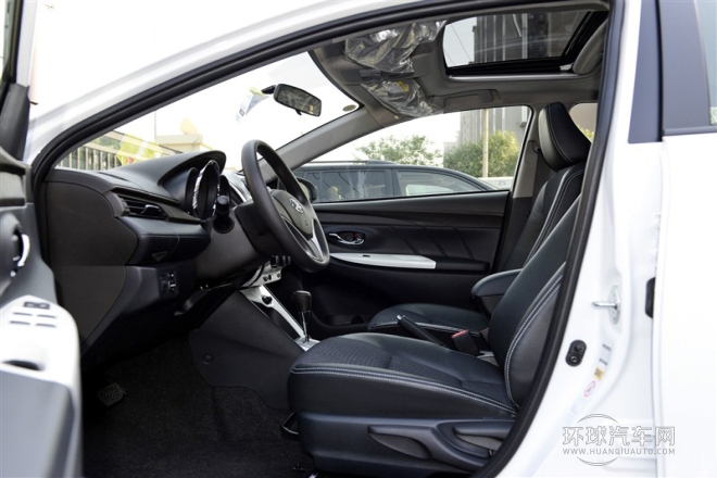 2015款 1.5G 自動炫動天窗特別版