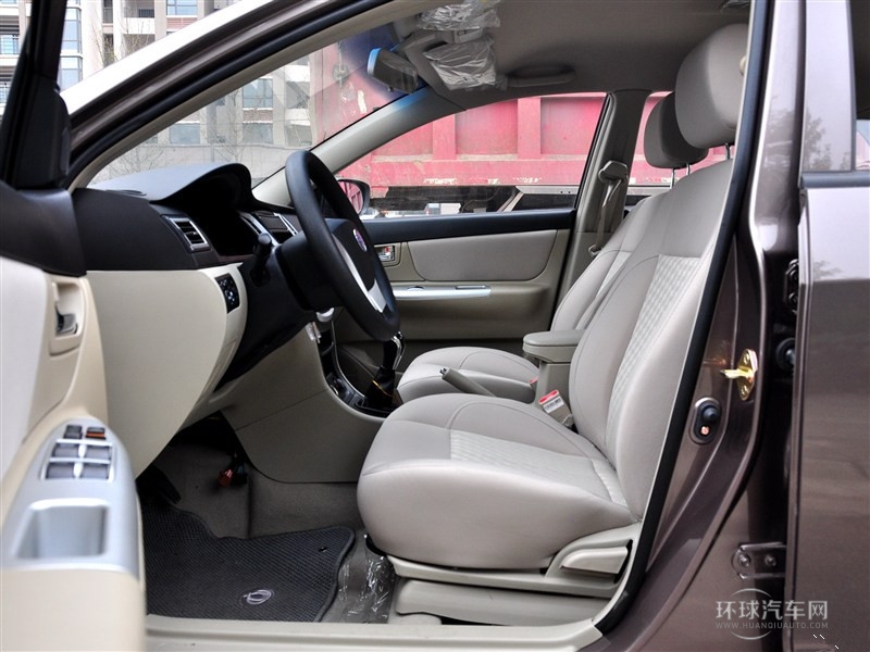 2014款 1.5L 手動(dòng)超越型