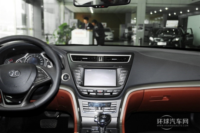 2014款 1.8T 自動(dòng)豪華型