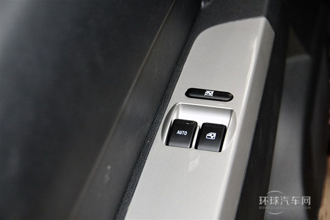 2015款 1.2L 手動暢享型