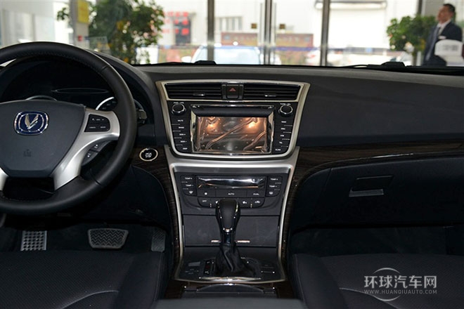 2014款 1.8T 自動(dòng)尊貴周年版 國(guó)IV