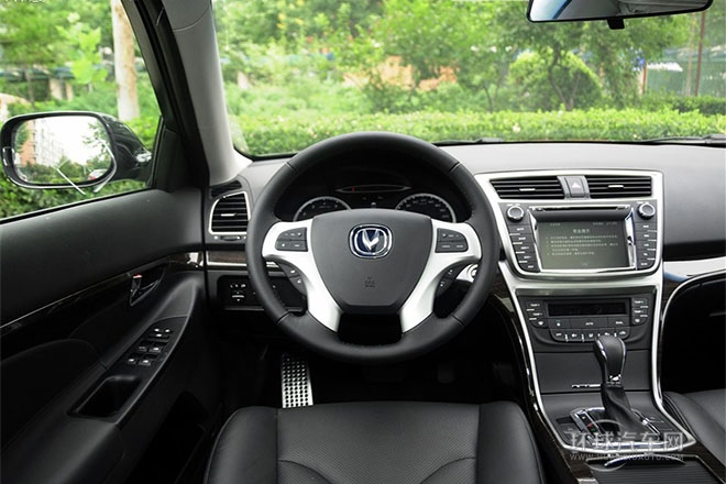 2014款 1.8T 自動(dòng)尊貴周年版 國(guó)V