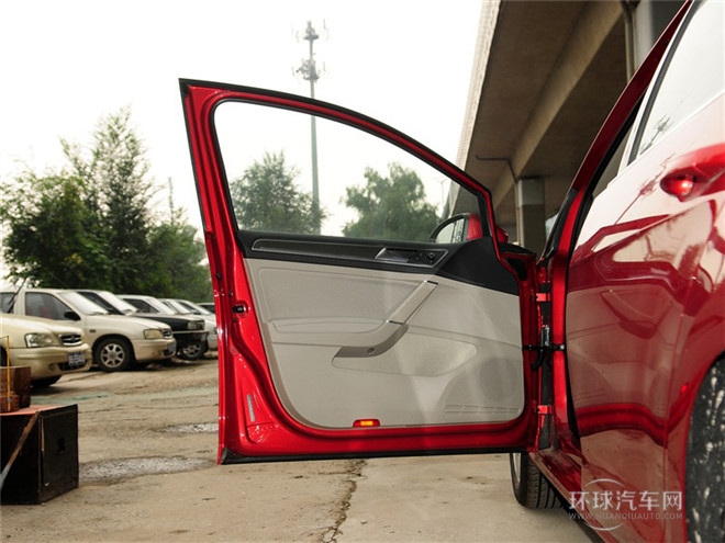 2015款 1.6L自動舒適型