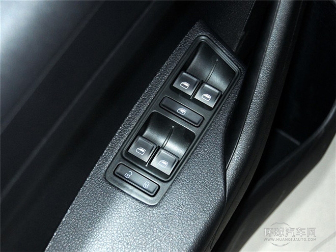 2015款 1.6L 手動時尚型