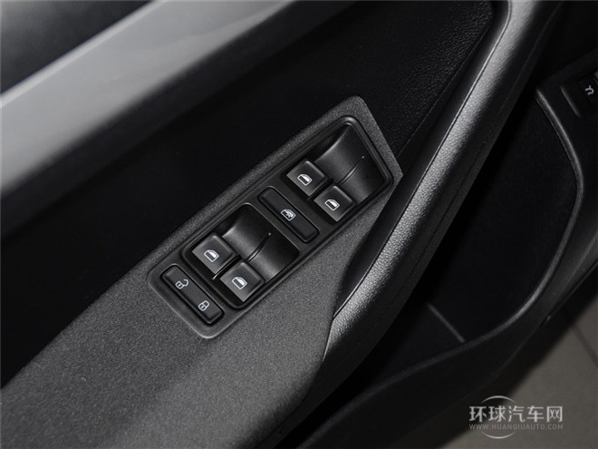 2015款 1.6L 手動舒適型