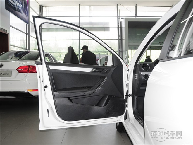 2015款 1.6L 手動舒適型