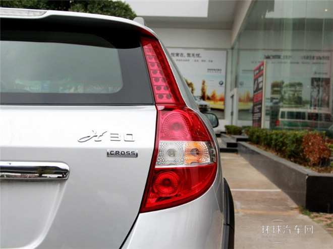 2014款 CROSS 1.5L 手動智驅尊逸型