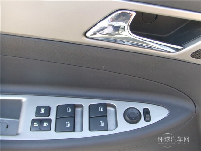 2014款 CROSS 1.5L 手動智驅(qū)尊尚型