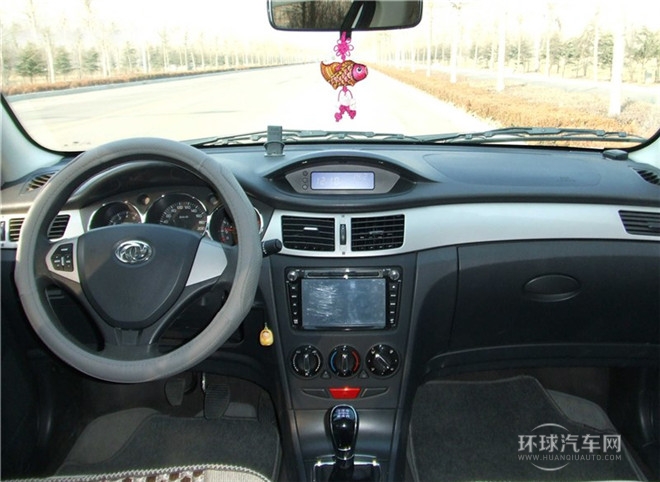 2014款 CROSS 1.5L 手動智驅尊尚型