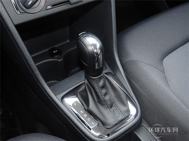 2015款 1.6L 自動時尚型