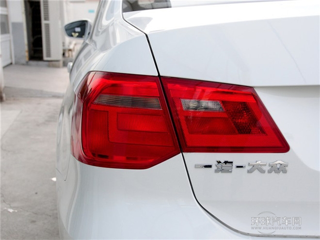 2015款 1.6L 自動(dòng)時(shí)尚型