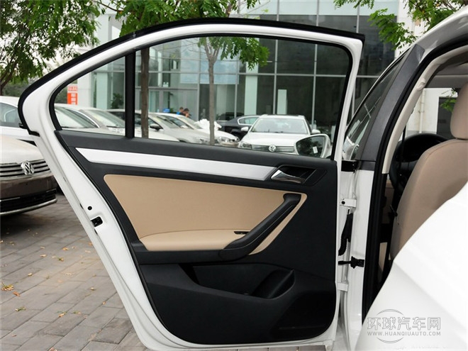 2015款 1.6L 自動(dòng)舒適型