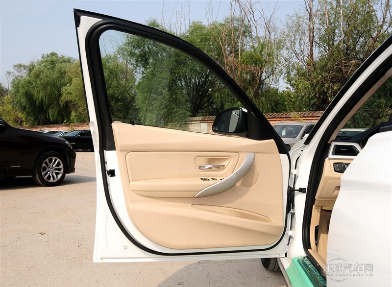 2015款 320i 進取型