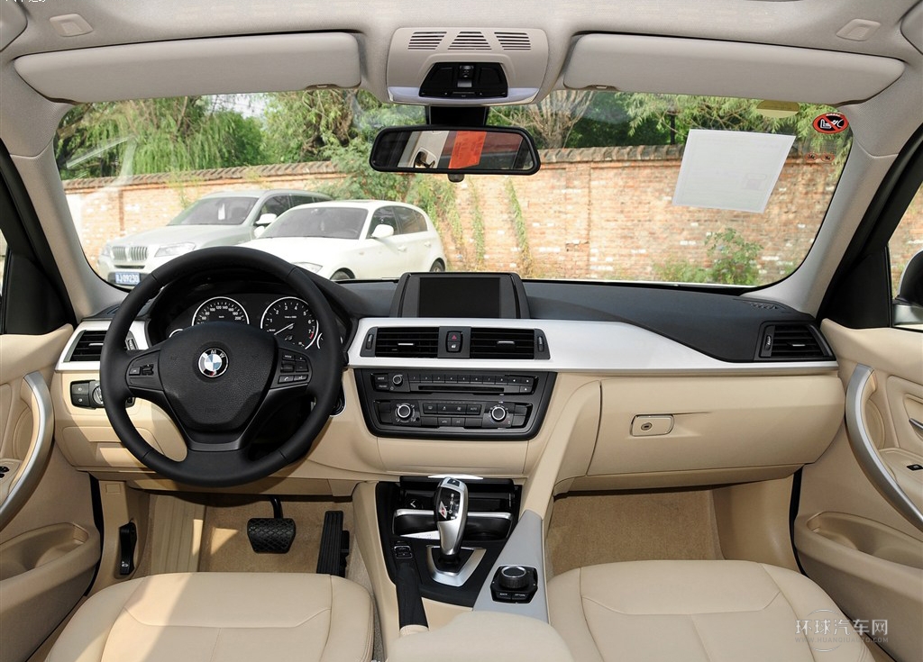 2015款 320i 進取型