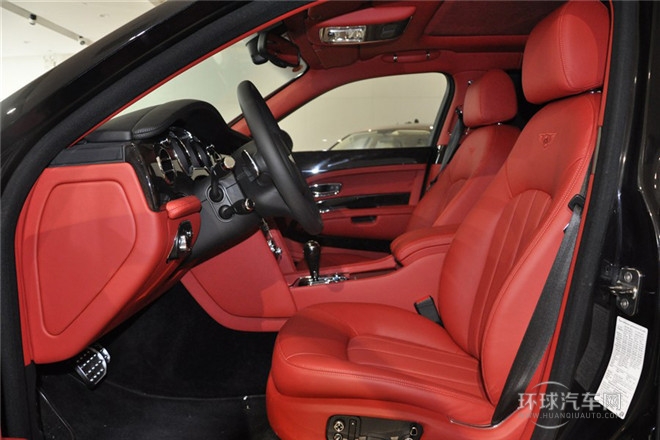 2014款 6.8T 手自一體 尊貴型