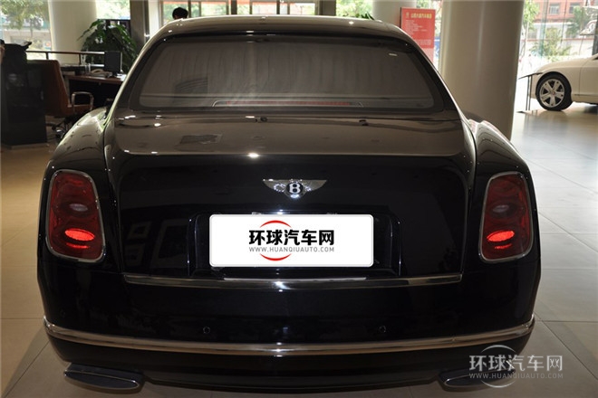 2014款 6.8T 手自一體 尊貴型