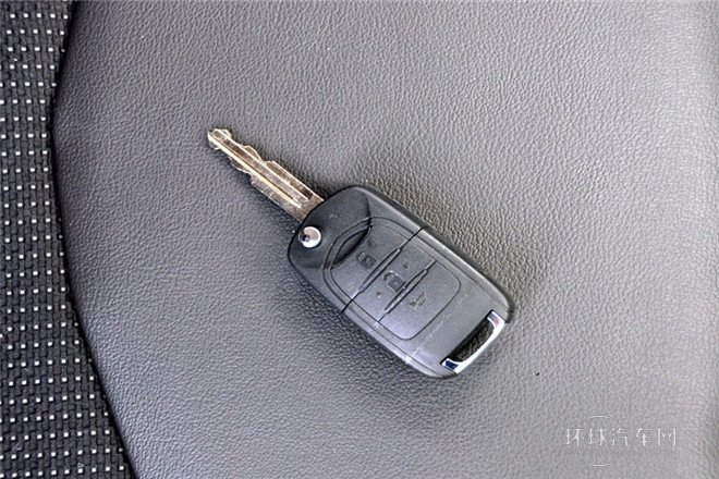 2014款 CROSS 1.5L 手動標準型