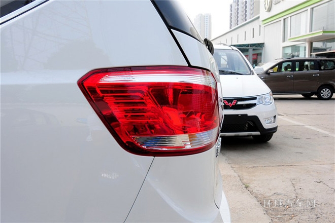 2014款 1.5L 手動舒適型 7座