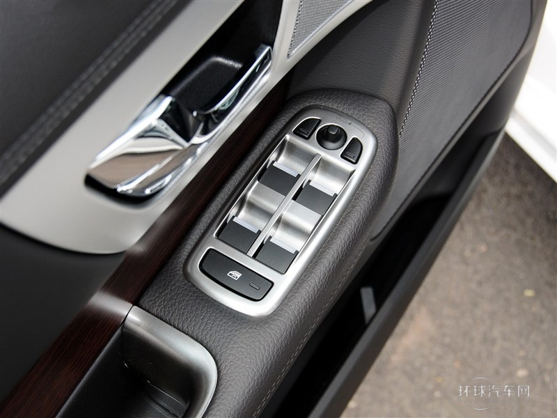 2015款XF 2.0T Sportbrake 風(fēng)華版