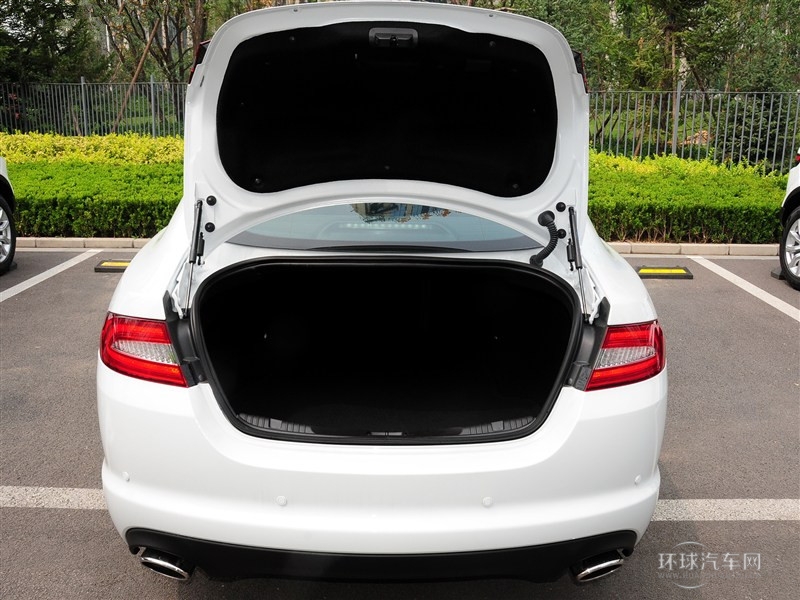 2015款XF 2.0T Sportbrake 風華版