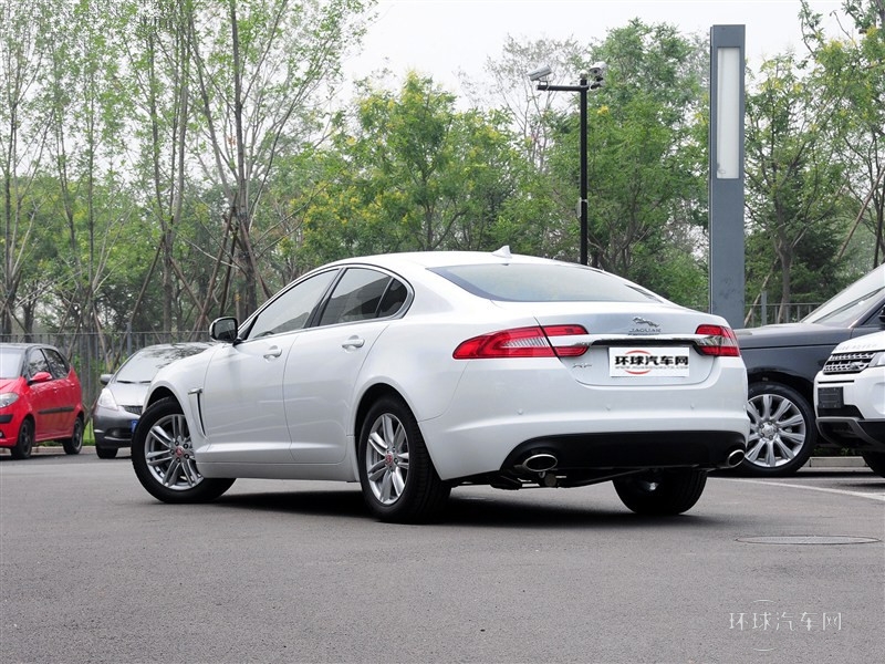 2015款XF 2.0T Sportbrake 風(fēng)華版