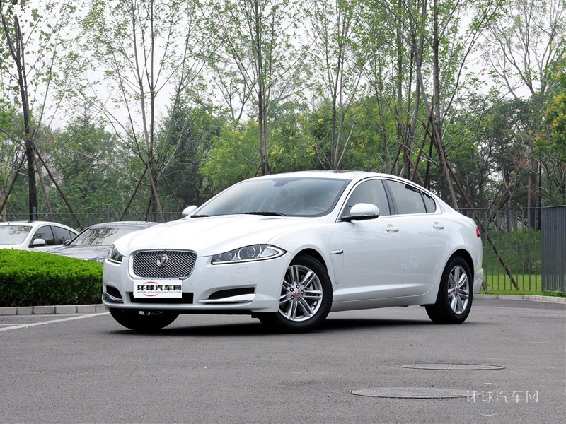 2015款XF 2.0T Sportbrake 風(fēng)華版