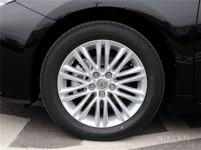 2014款 300h 舒適版