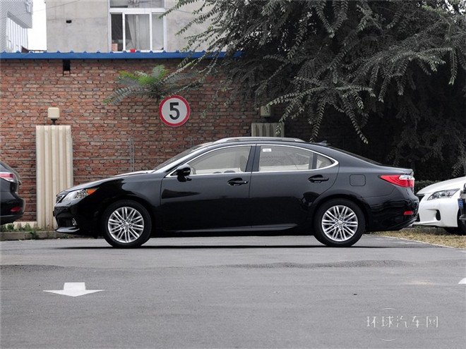 2014款 300h 舒適版