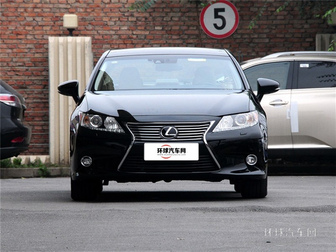 2014款 300h 舒適版