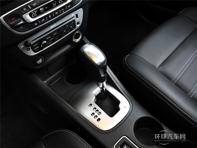 2015款 2.0L 時尚版