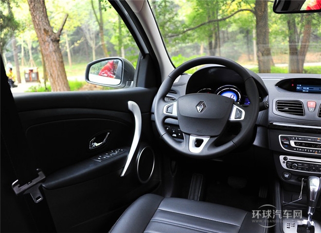 2015款 2.0L 時尚版