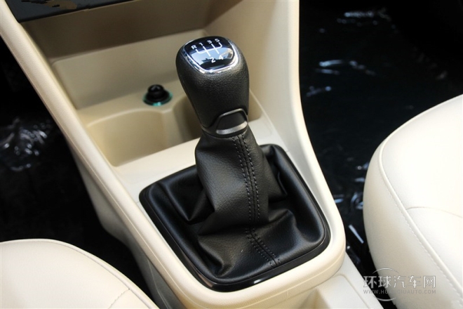 2015款 1.6L 手動智選型